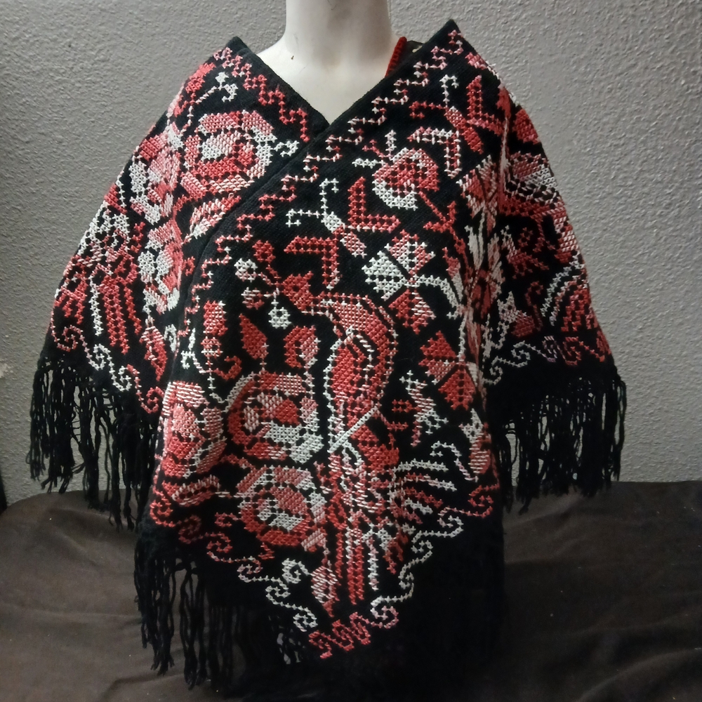 Black and Red Embroidered Poncho ( Hang )